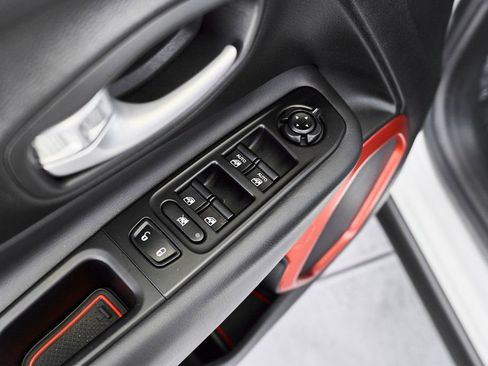 Used 2023 Jeep Renegade Trailhawk image 20