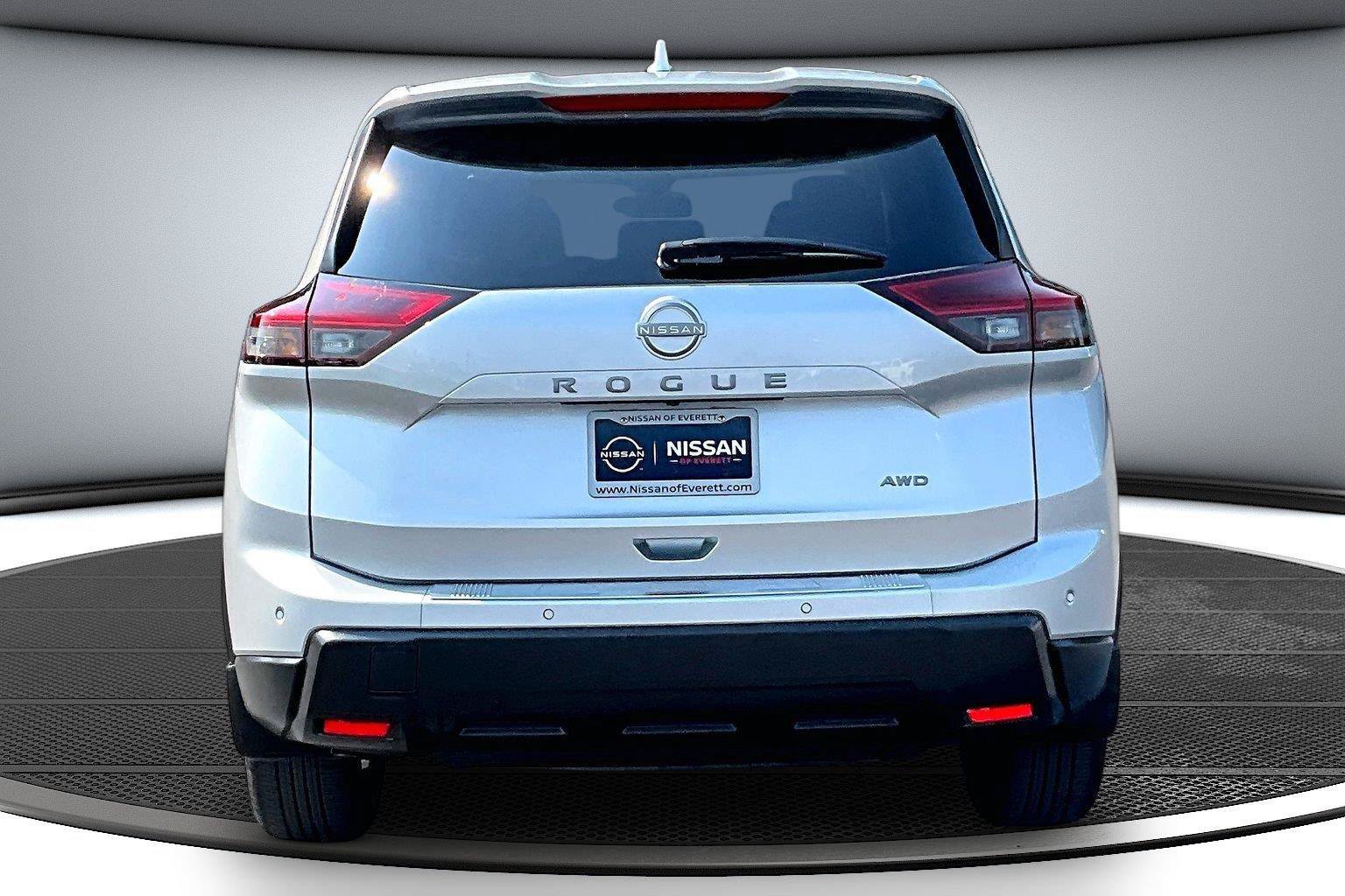 Used 2025 Nissan Rogue SV AWD/4WD image 6