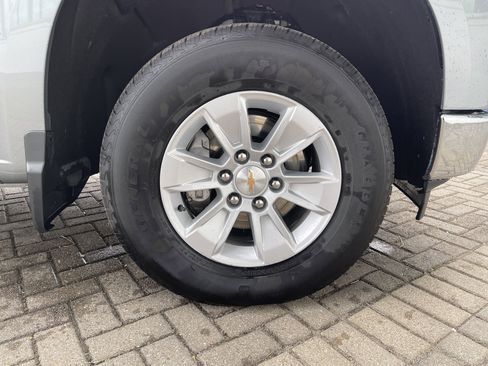 Used 2025 Chevrolet Silverado 1500 LT image 14