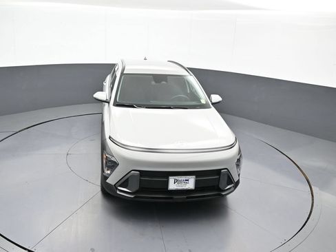 Certified 2025 Hyundai Kona SEL AWD/4WD image 40