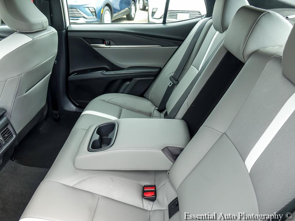 Used 2025 Toyota Camry SE FWD image 12