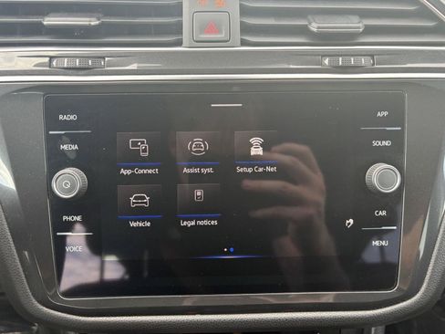 Used 2023 Volkswagen Tiguan SE R-Line FWD image 19