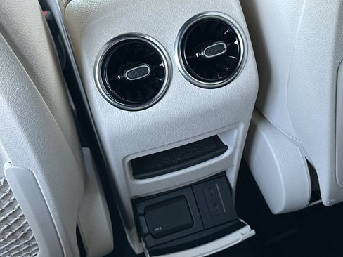 Certified 2022 Mercedes-Benz GLB 250 image 31