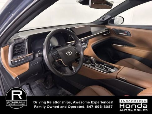 Used 2025 Toyota Crown Signia image 4