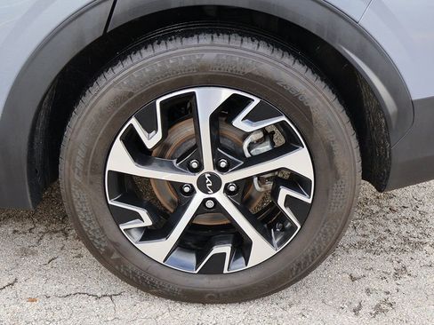 Used 2025 Kia Sportage EX image 20