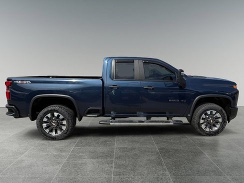 Used 2021 Chevrolet Silverado 2500 Custom w/ Custom Value Package AWD/4WD image 6