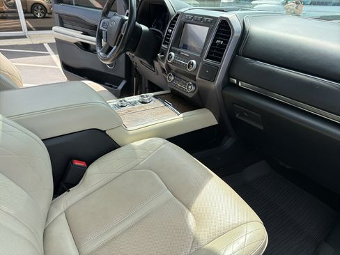 Used 2020 Ford Expedition Platinum AWD/4WD image 17