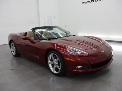Used 2006 Chevrolet Corvette Convertible w/ Preferred Equipment Group RWD image 45