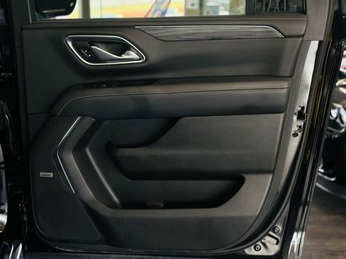 Used 2023 GMC Yukon XL SLT AWD/4WD image 40