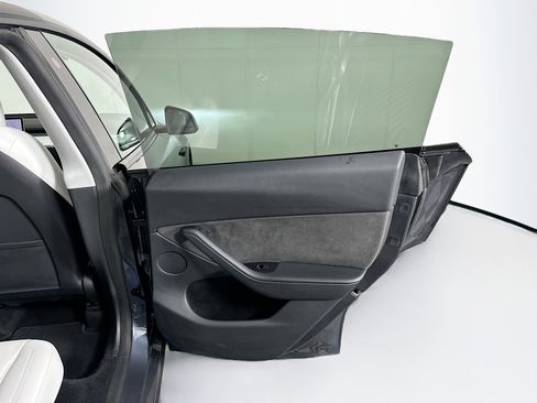 Used 2023 Tesla Model Y Long Range image 28
