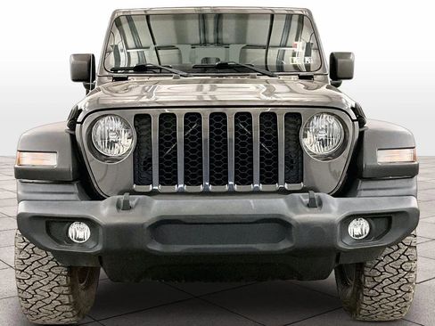 Used 2020 Jeep Gladiator Sport w/ Quick Order Package 24S image 3