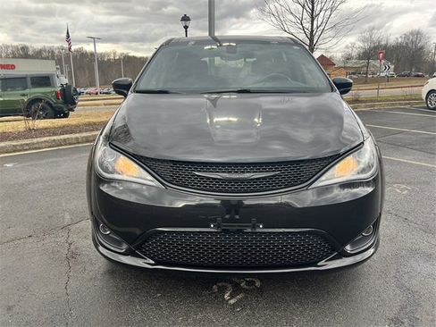 Used 2019 Chrysler Pacifica Touring Plus w/ S Appearance Package image 5