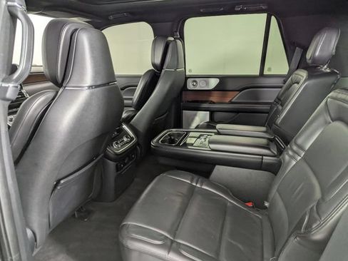 Used 2020 Lincoln Navigator Reserve w/ Equipment Group 208A Reserve AWD/4WD image 17