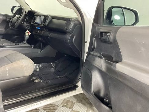 Used 2022 Toyota Tacoma SR RWD image 16
