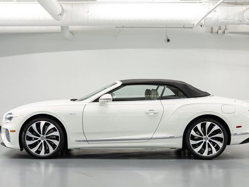New 2026 Bentley Continental GTC AWD/4WD image 9