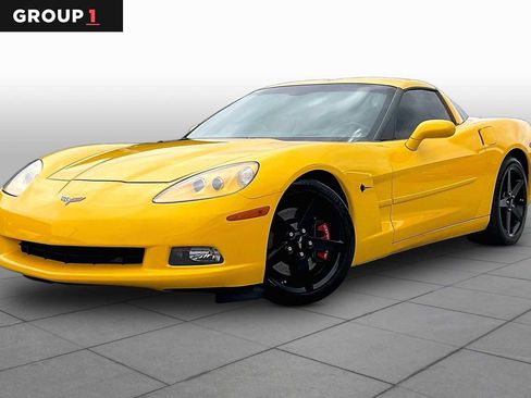Used 2005 Chevrolet Corvette Coupe w/ Preferred Equipment Group RWD image 1