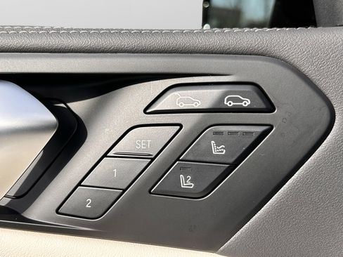 New 2026 BMW X6 xDrive40i w/ Executive Package image 29