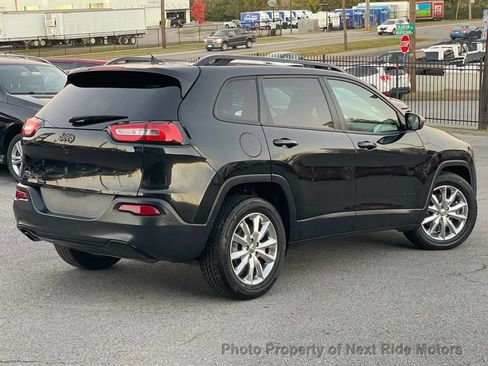 Used 2015 Jeep Cherokee Latitude image 2