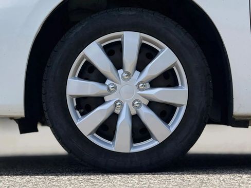 Used 2015 Nissan Sentra SV FWD image 29