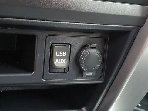 Used 2018 Toyota 4Runner SR5 AWD/4WD image 26