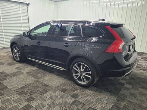 Used 2016 Volvo V60 T5 Cross Country AWD/4WD image 9