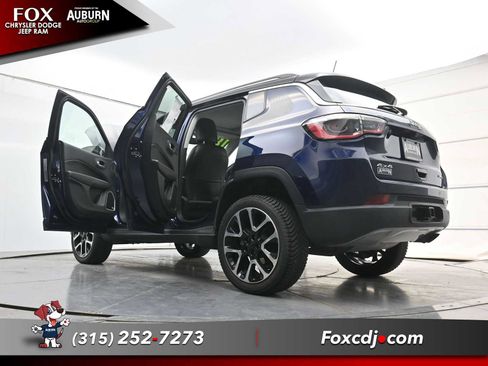 Used 2018 Jeep Compass Limited w/ Navigation Group AWD/4WD image 37