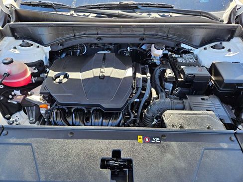 Used 2024 Kia Sorento S image 16