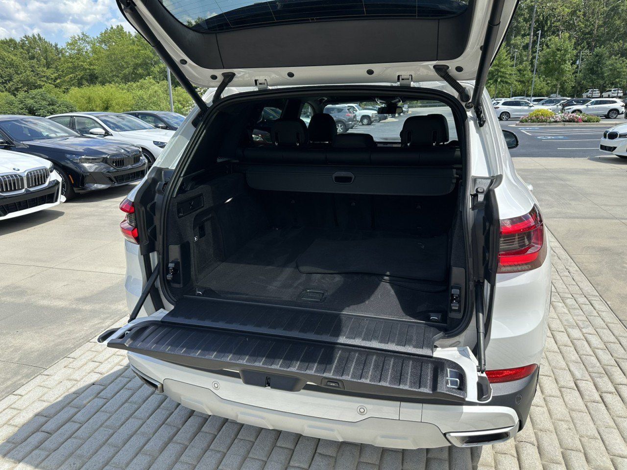 Used 2023 BMW X5 xDrive40i w/ Premium Package AWD/4WD image 20