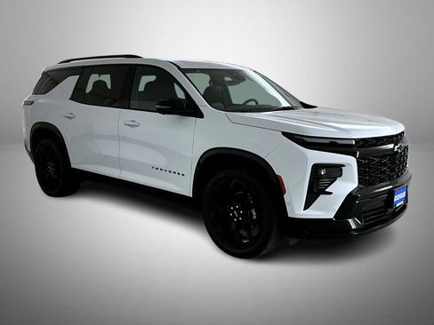 Certified 2024 Chevrolet Traverse RS image 3