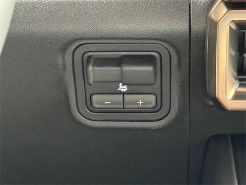 New 2025 GMC Hummer EV 2X w/ LPO, Dark Essentials Package image 24