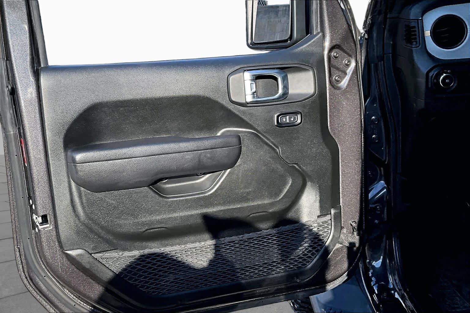 Used 2025 Jeep Wrangler Unlimited Sport AWD/4WD image 22