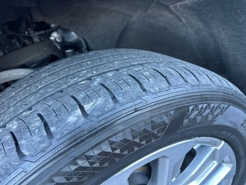 Used 2022 GMC Yukon XL Denali image 16