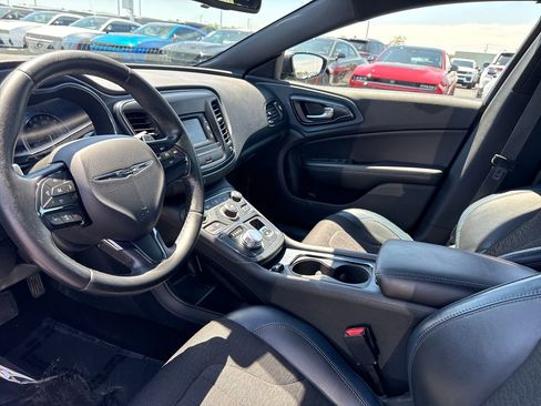 Used 2016 Chrysler 200 S FWD image 10