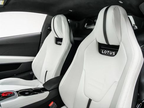 Used 2025 Lotus Emira RWD image 15
