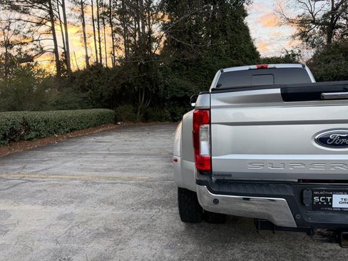 Used 2018 Ford F350 Lariat w/ Tow Technology Bundle image 6