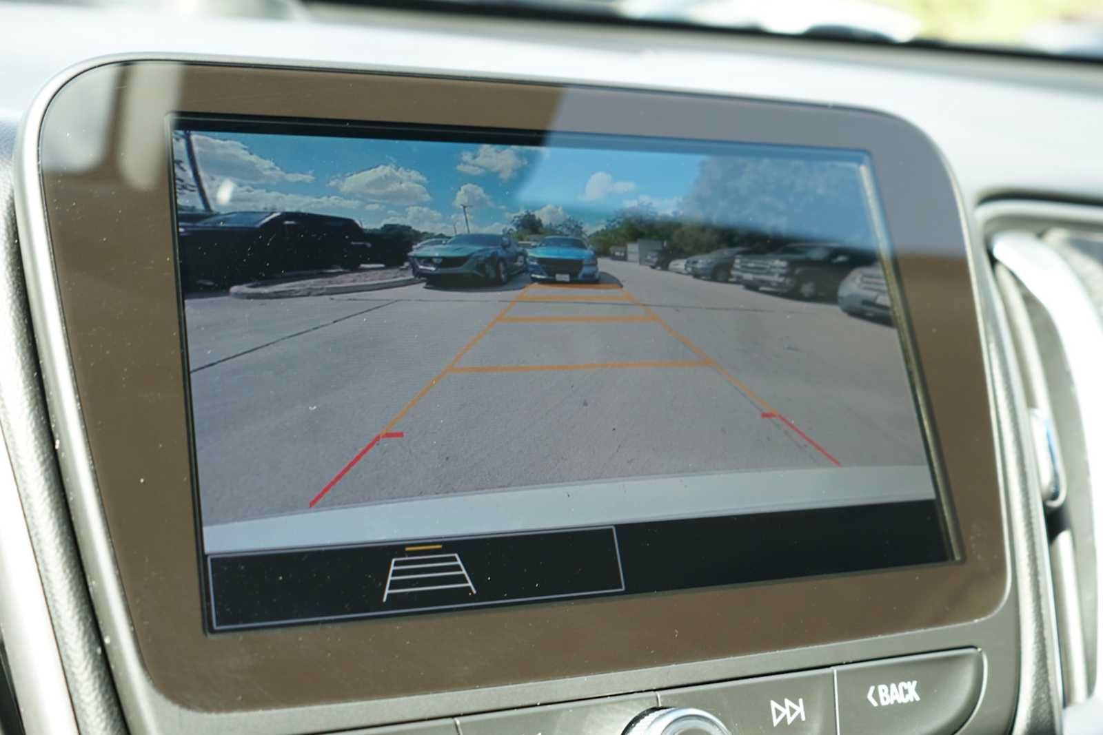 Used 2025 Chevrolet Malibu LT FWD image 10