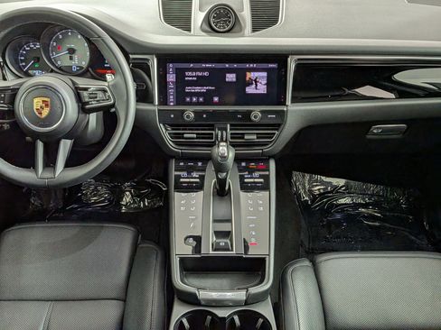 Certified 2024 Porsche Macan S AWD/4WD image 20