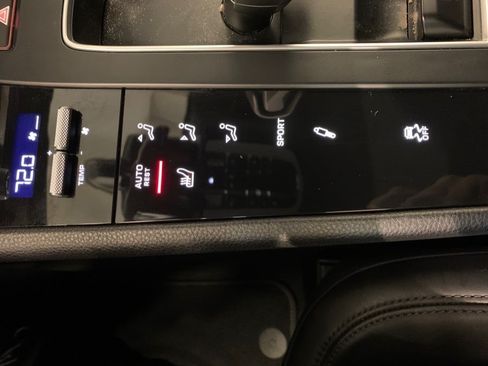 Used 2022 Porsche Macan S AWD/4WD image 37
