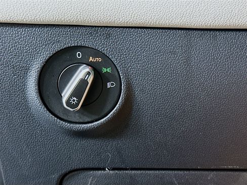 Used 2025 Volkswagen Taos S image 17