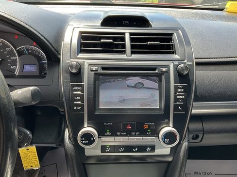 Used 2014 Toyota Camry SE FWD image 31