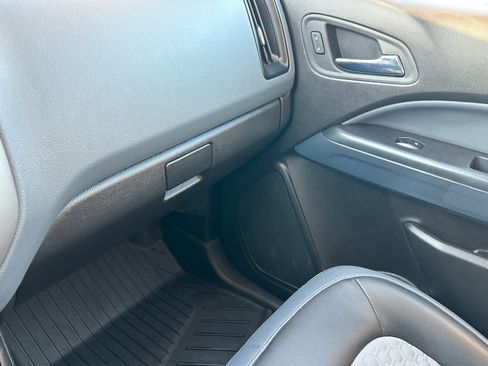 Used 2017 Chevrolet Colorado Z71 image 37