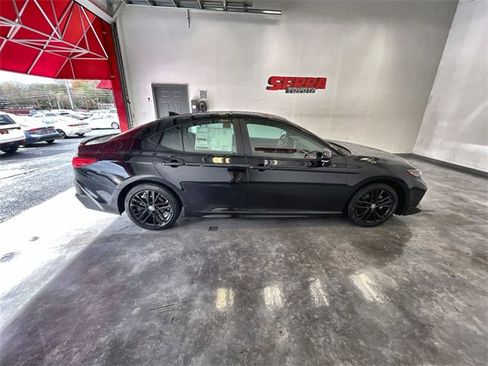 New 2026 Toyota Camry SE image 18
