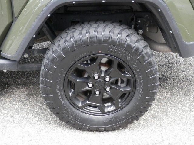 Used 2023 Jeep Gladiator Sport AWD/4WD image 12
