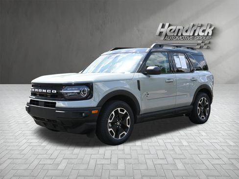 Used 2023 Ford Bronco Sport Outer Banks w/ Tech Package AWD/4WD image 5