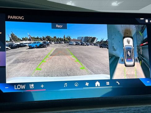 New 2025 BMW 740i image 25