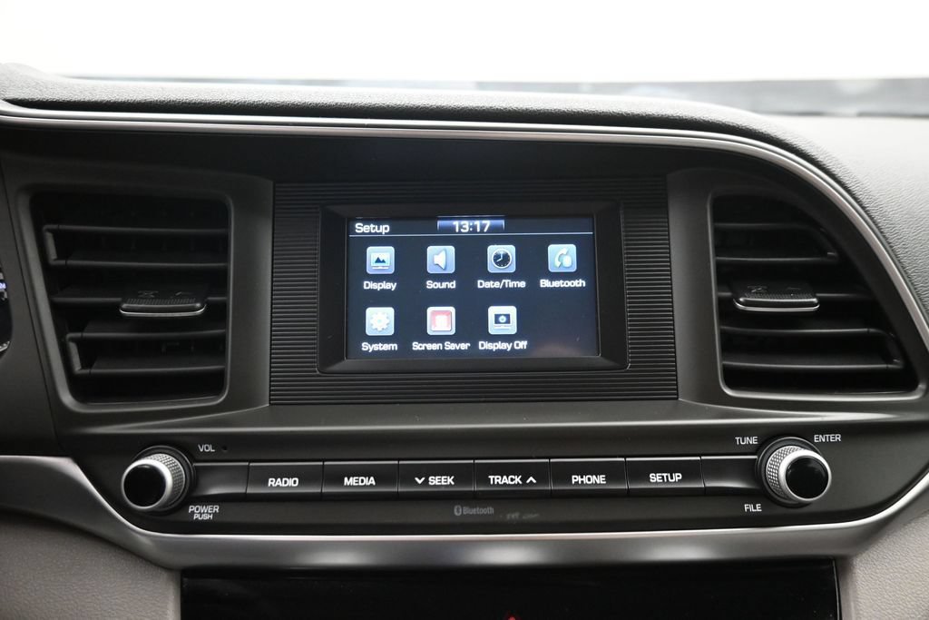 Used 2019 Hyundai Elantra SE FWD image 16