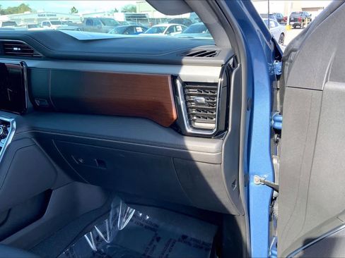 Used 2025 GMC Sierra 1500 Denali w/ Technology Package image 18