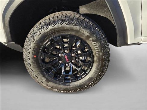 New 2026 GMC Canyon Elevation w/ Technology Package image 10