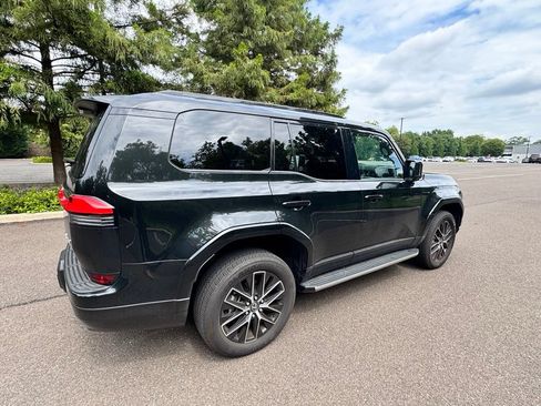 Used 2025 Lexus GX 550 w/ Accessory Package (2T) AWD/4WD image 7