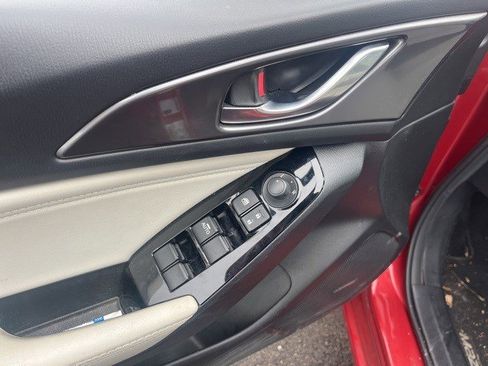 Used 2017 MAZDA MAZDA3 Grand Touring image 7